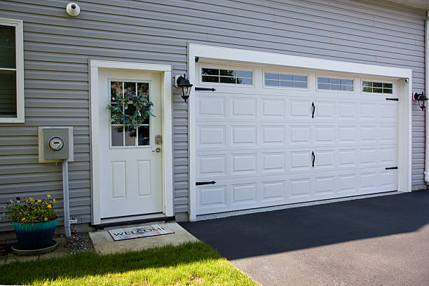 24/7 Emergency Garage Door Roller Replacement experts in Plains, KS